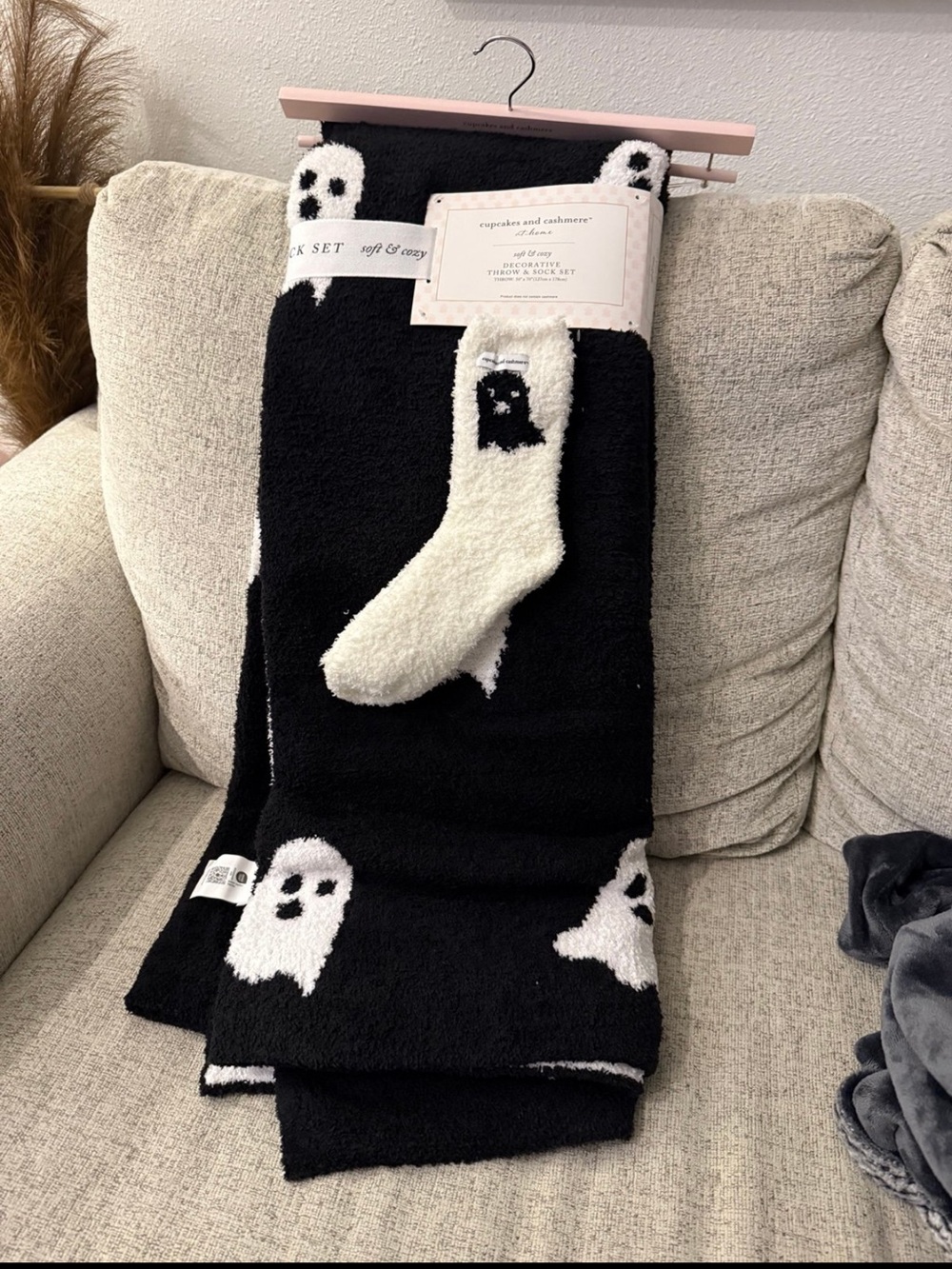 cupcakes and cashmere halloween blanket